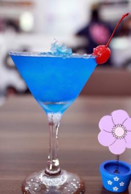 蓝色佳人Blue Lady  第1张