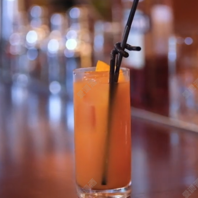 金巴利橙汁(Campari Orange)