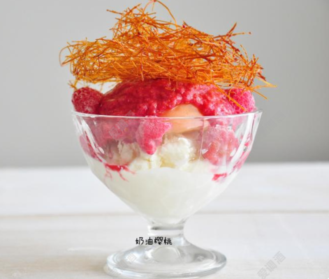 蜜桃梅尔巴（peaches melba）
