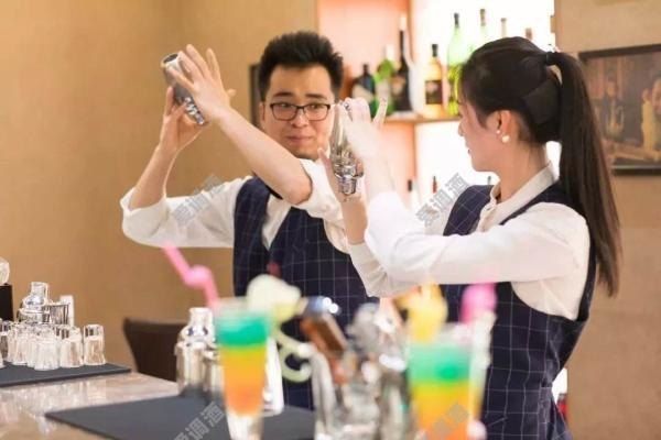 调酒师培训学费多少钱合理？  第1张
